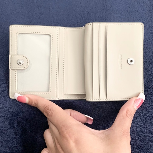 Coach Snap Wallet CW792 - Picture 6 of 9